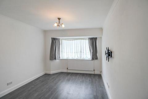 2 bedroom flat to rent, Beresford Gardens, Enfield, EN1