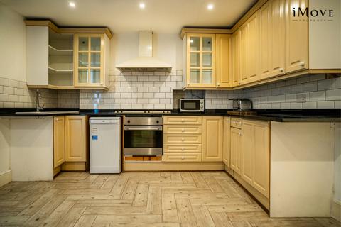 2 bedroom flat for sale, Victoria Crescent, London SE19