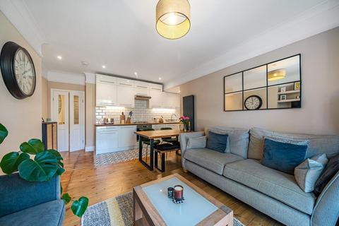 3 bedroom flat for sale, Gleneldon Road, Streatham