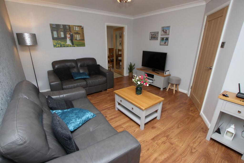 BOWDEN GROVE DODWORTH 3 bed semidetached house for sale £230,000
