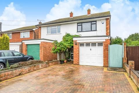 2 bedroom semi-detached house for sale, Linden Way, Shepperton, TW17