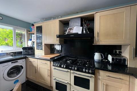 25 Lorien Close, Leek, ST13 8NY