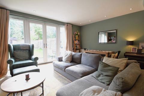 48 Barnes Way, Cheadle, SK8 2GH