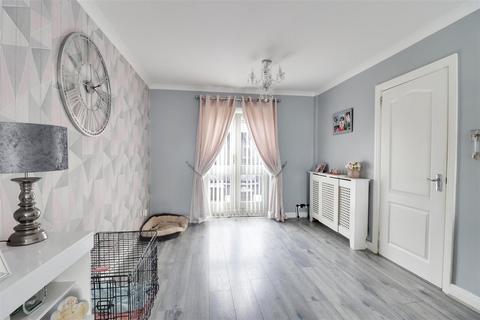 3 bedroom semi-detached house for sale, Novello Garth, Hull