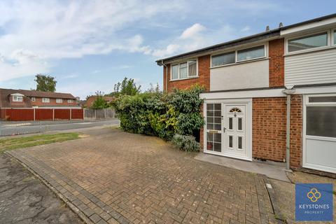 3 bedroom end of terrace house for sale, Defoe Way, Collier Row, RM5