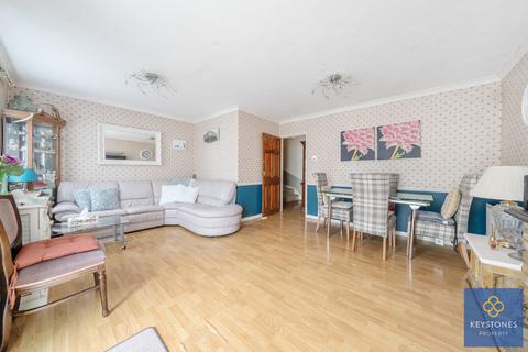 36 Defoe Way, Romford, RM5 2HR