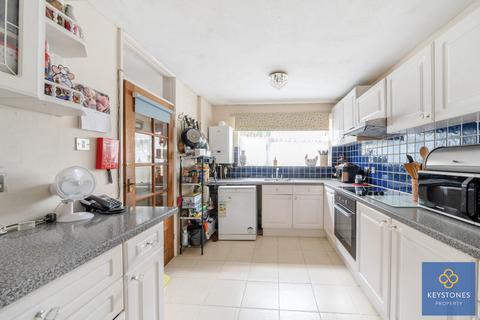 36 Defoe Way, Romford, RM5 2HR