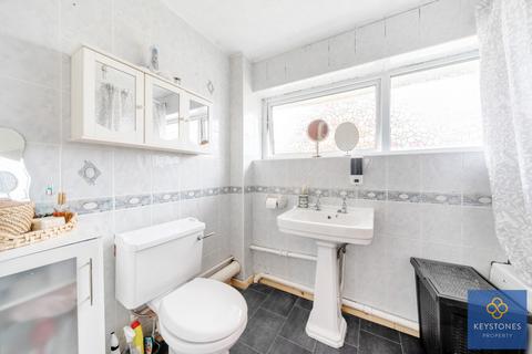 36 Defoe Way, Romford, RM5 2HR