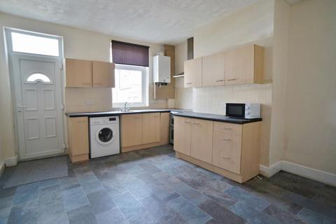 2 bedroom terraced house to rent, Dixon Street, Featherstone, Pontefract