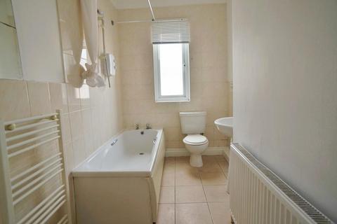 2 bedroom terraced house to rent, Dixon Street, Featherstone, Pontefract