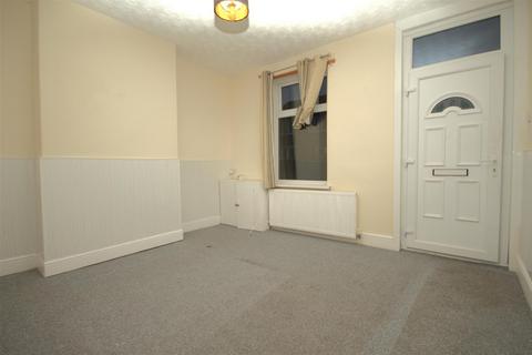 2 bedroom terraced house to rent, Dixon Street, Featherstone, Pontefract