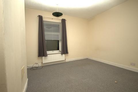 2 bedroom terraced house to rent, Dixon Street, Featherstone, Pontefract