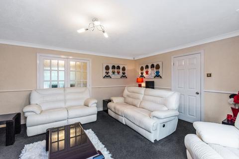 4 bedroom detached house for sale, South Street, Netherton, HD4