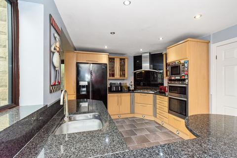 4 bedroom detached house for sale, South Street, Netherton, HD4