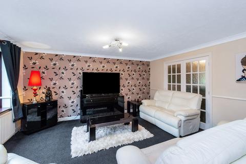 4 bedroom detached house for sale, South Street, Netherton, HD4