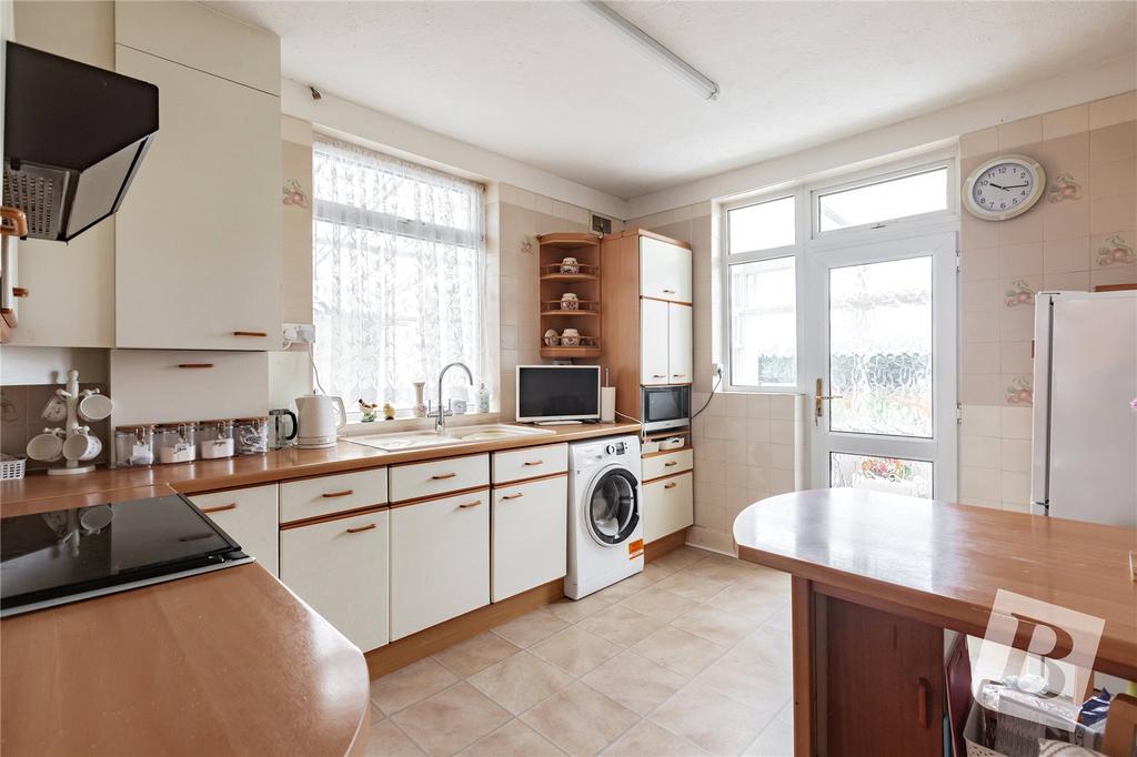 Grosvenor Drive, Hornchurch, RM11 2 bed bungalow for sale £500,000