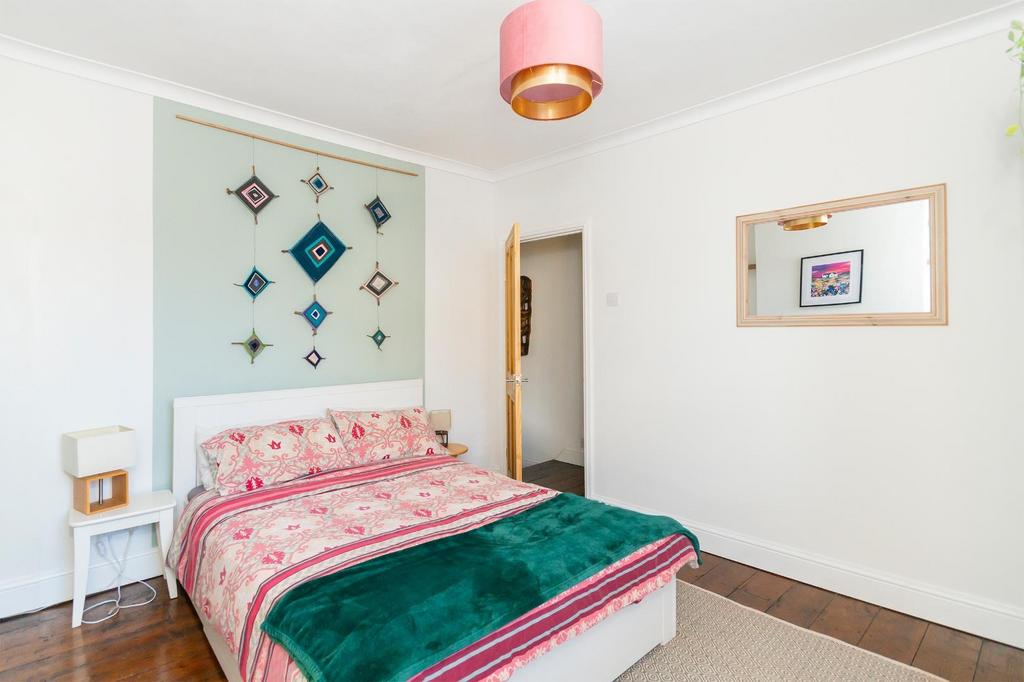TEERTSACENES72 - Bedroom E.jpg