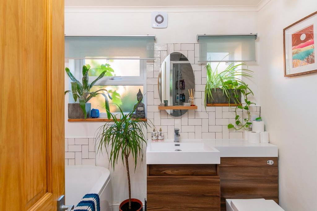 TEERTSACENES72 - Bathroom D.jpg