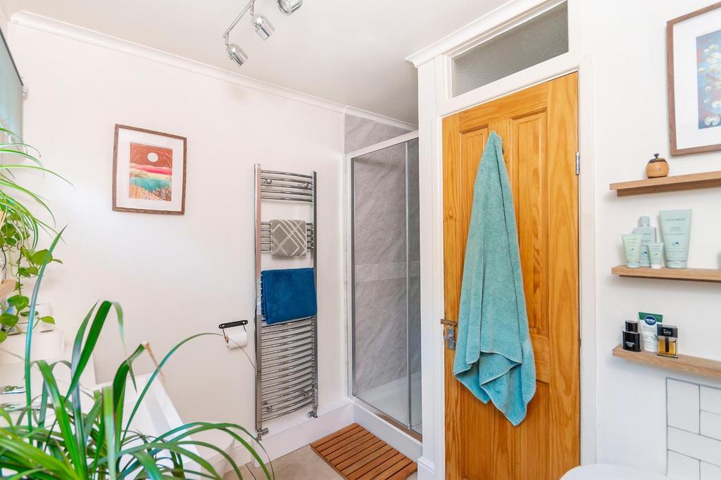 TEERTSACENES72 - Bathroom B.jpg
