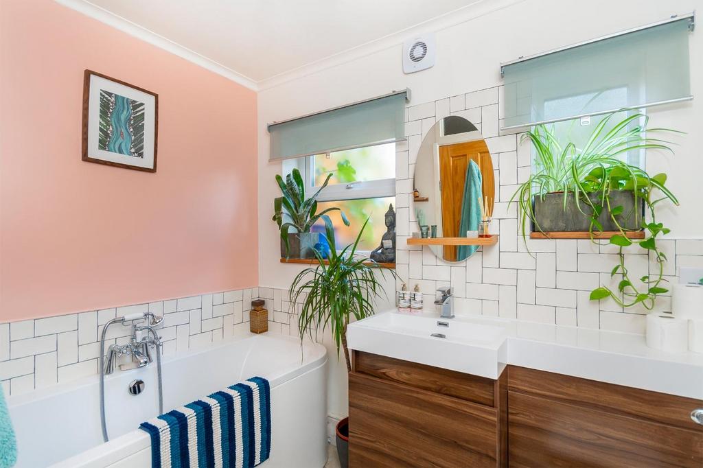 TEERTSACENES72 - Bathroom A.jpg