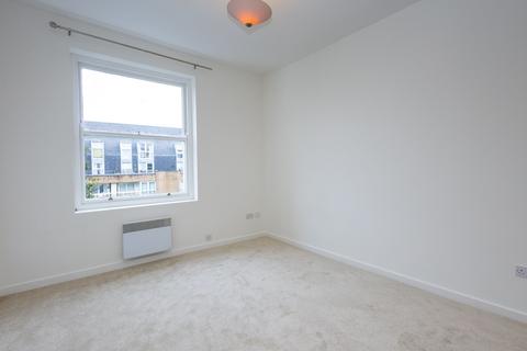 2 bedroom flat for sale, Clifton Gardens, Folkestone, CT20