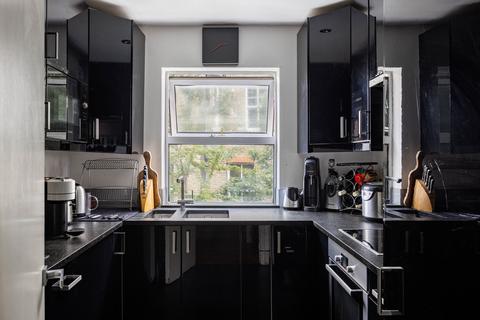 77 Cornwall Crescent, London, W11 1PJ