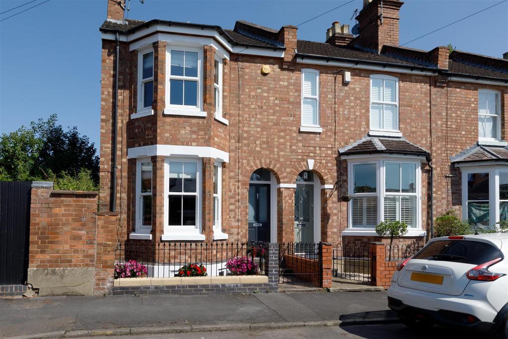 Waller Street, Leamington Spa 3 bed end of terrace house for sale £