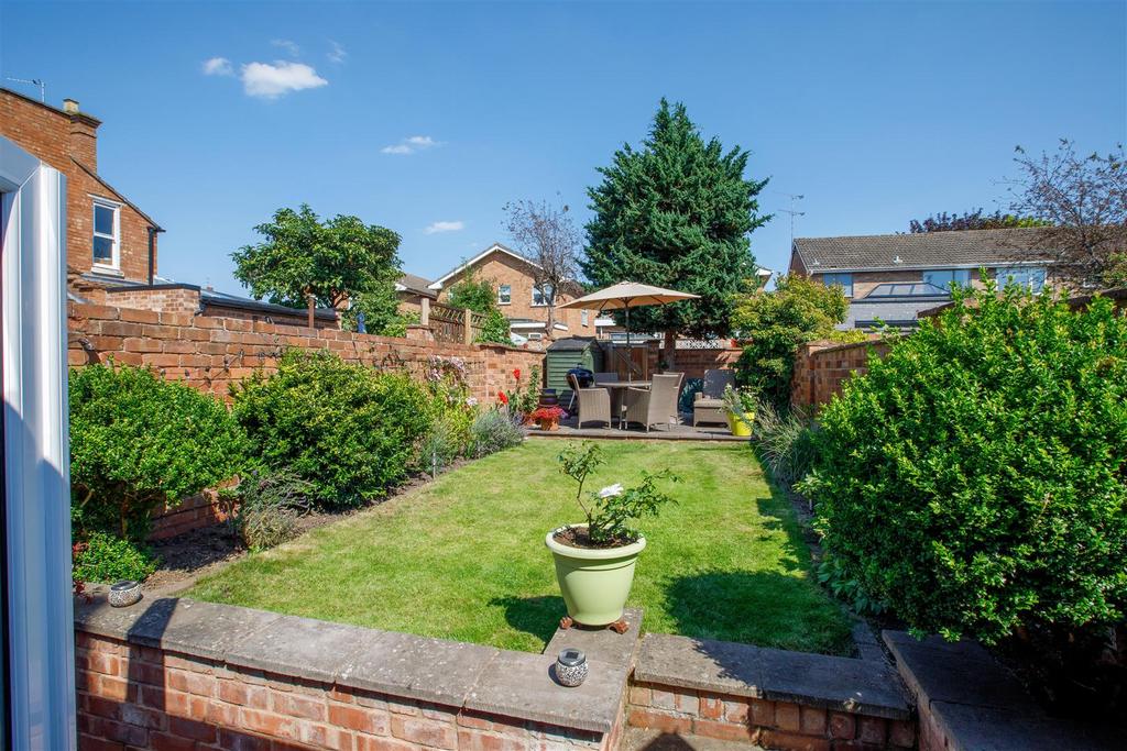 Waller Street, Leamington Spa 3 bed end of terrace house for sale £
