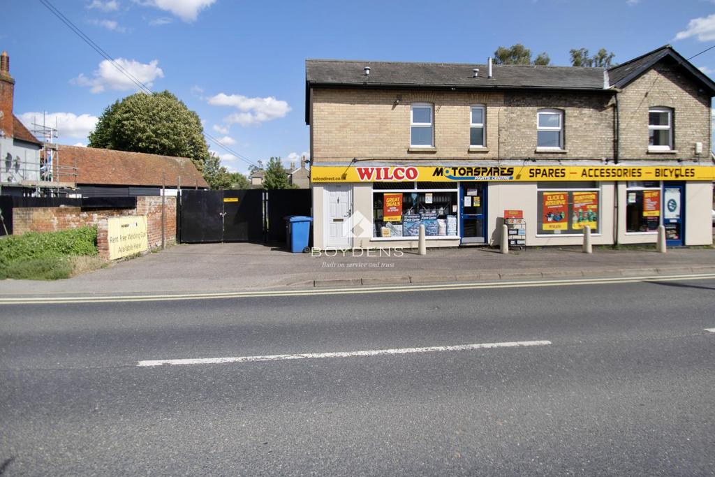 Bures Road, Great Cornard CO10 2 bed flat to rent £850 pcm (£196 pw)