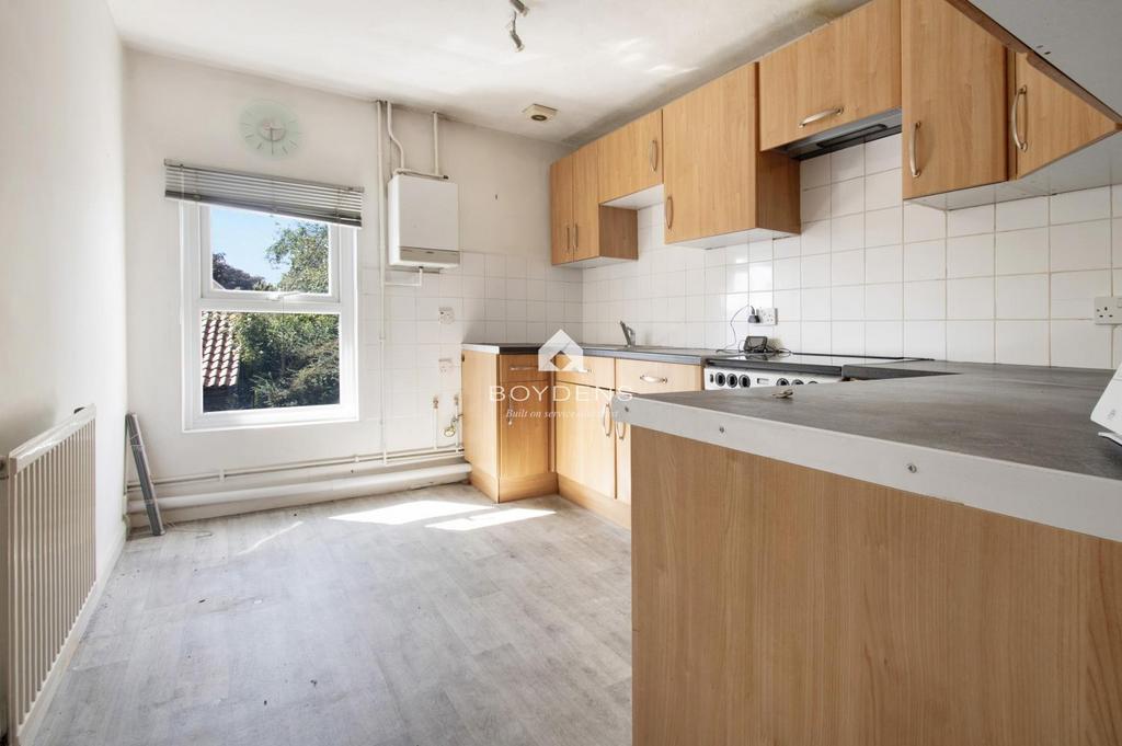 Bures Road, Great Cornard CO10 2 bed flat to rent £850 pcm (£196 pw)