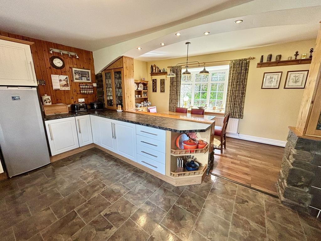 Kitchen / Breakfast Room