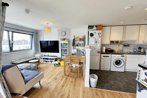 2 bedroom apartment for sale, Forest Lane, London