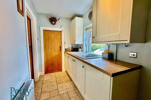 4 bedroom cottage for sale, Bents, Colne