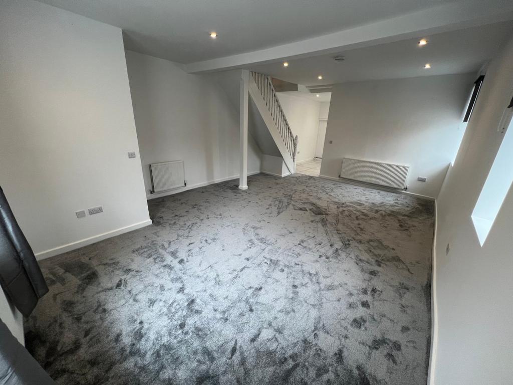 Bryngwyn Street Porth Porth 3 bed terraced house to rent £800 pcm