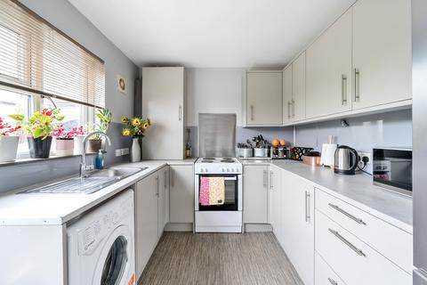 12 Ashbury Crescent, Guildford, GU4 7HG