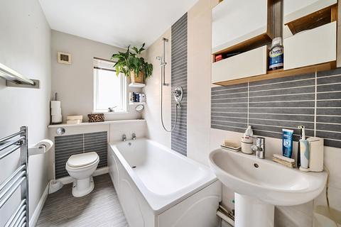 12 Ashbury Crescent, Guildford, GU4 7HG