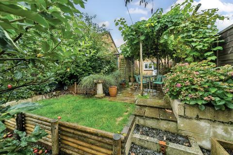 12 Ashbury Crescent, Guildford, GU4 7HG