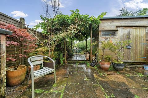 12 Ashbury Crescent, Guildford, GU4 7HG