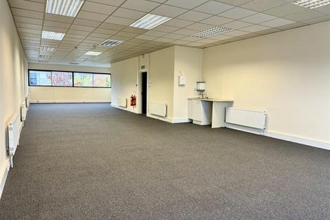 Industrial unit to rent, Kelvin Way, Crawley