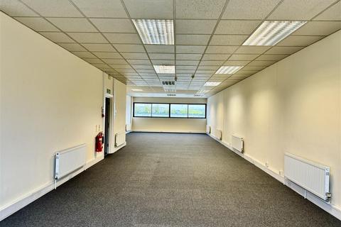 Industrial unit to rent, Kelvin Way, Crawley