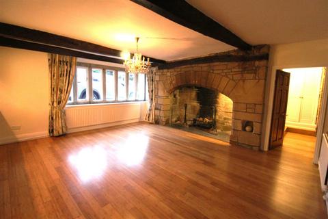 3 bedroom character property to rent, Skircoat Green, Halifax