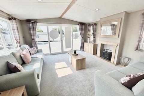 2 bedroom lodge for sale, Oaklands Holiday Park