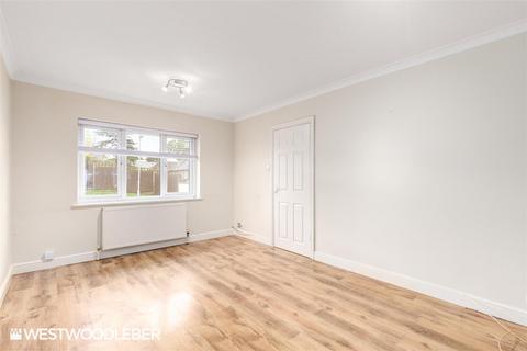 1 bedroom flat for sale, Thele Avenue, Ware SG12