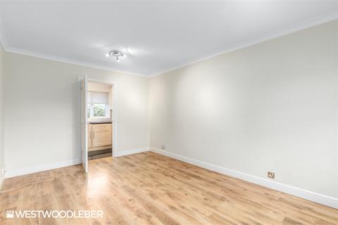 1 bedroom flat for sale, Thele Avenue, Ware SG12