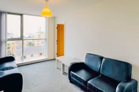 3 bedroom flat to rent, Switch House, Canary Wharf, London, E14