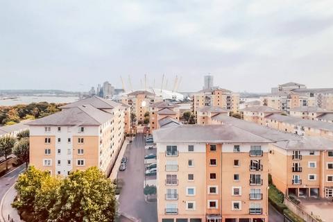 3 bedroom flat to rent, Switch House, Canary Wharf, London, E14