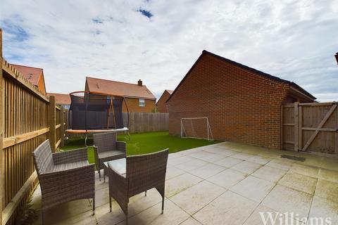 4 bedroom detached house for sale, Coronet Road, Aylesbury HP22