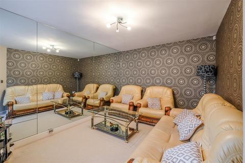 4 bedroom detached house for sale, Oxley Road, Huddersfield, HD2