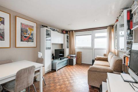 102 Gardner Close, London, E11 2HW