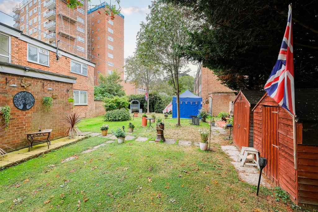 102 gardener close communal garden-5 web.jpg